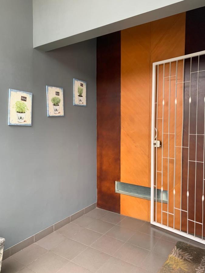 Platinum Setramurni Guest House Bandung 3Br Ngoại thất bức ảnh